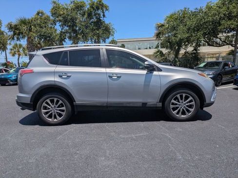 Used 2018 Toyota RAV4 Limited FWD image 3