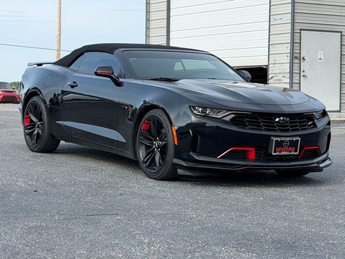 Used 2022 Chevrolet Camaro LT w/ Redline Edition RWD image 2