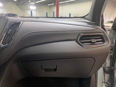 Used 2022 Chevrolet Equinox RS image 31