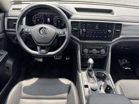 Used 2019 Volkswagen Atlas SEL R-Line AWD/4WD image 17