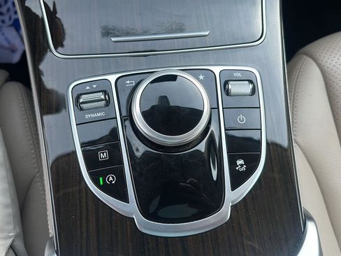 Used 2019 Mercedes-Benz GLC 300 4MATIC image 19