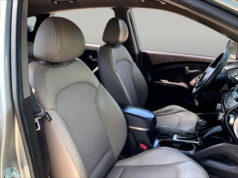 Used 2015 Hyundai Tucson GLS w/ Option Group 02 FWD image 9