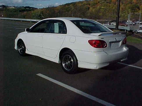 Used 2007 Toyota Corolla S w/ Extra Value Pkg 1 FWD image 7