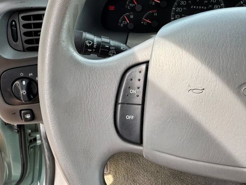 Used 1998 Ford Expedition XLT AWD/4WD image 23