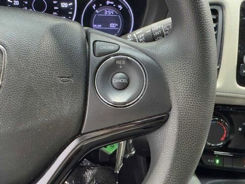 Used 2022 Honda HR-V LX image 27