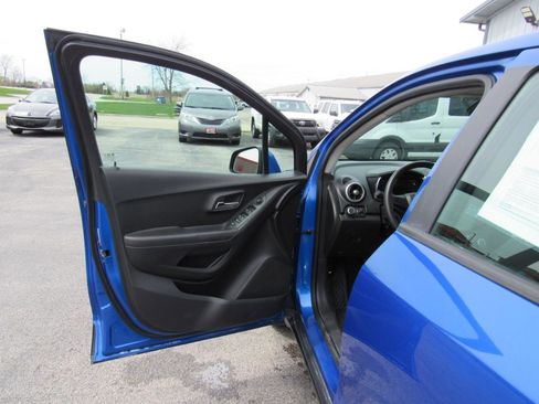 Used 2015 Chevrolet Trax LS FWD image 12