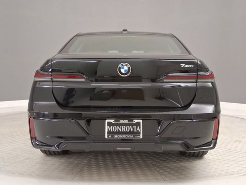 New 2026 BMW 740i w/ Premium Package image 7