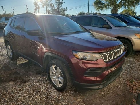 Used 2022 Jeep Compass Latitude w/ Convenience Group image 2