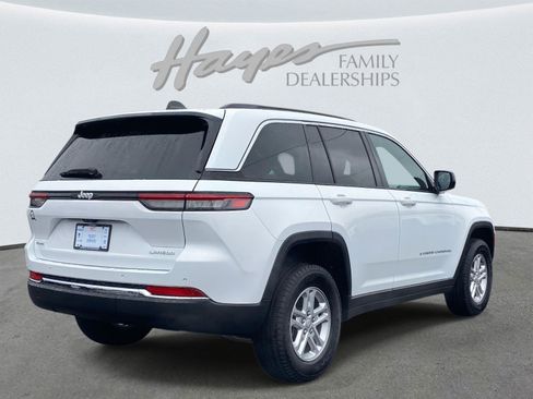 Certified 2024 Jeep Grand Cherokee Laredo image 43