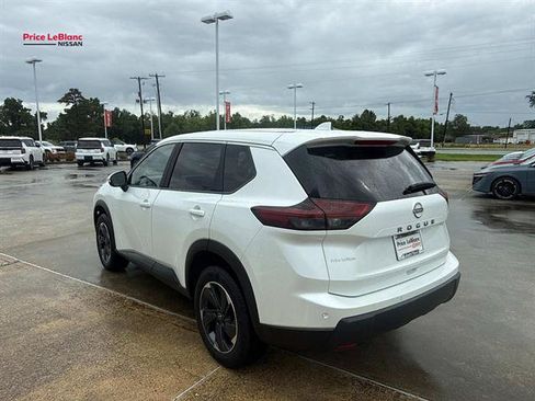Used 2025 Nissan Rogue SV FWD image 5