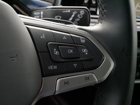 Certified 2025 Volkswagen Atlas SEL Premium R-Line image 25