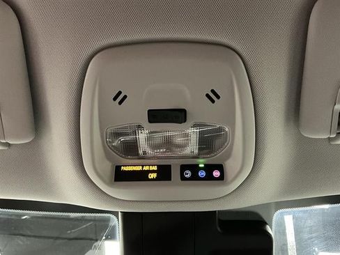 New 2026 Chevrolet Trax LT w/ LT Convenience Package FWD image 18