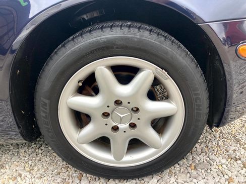 Used 2002 Mercedes-Benz C 240 Sedan image 27