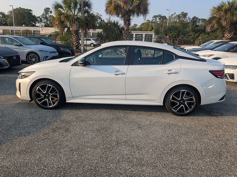 Used 2025 Nissan Sentra SR FWD image 7
