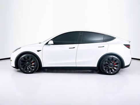 Used 2022 Tesla Model Y Performance image 4