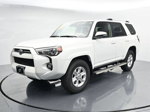 Used 2024 Toyota 4Runner SR5 Premium w/ Moonroof Package AWD/4WD image 4