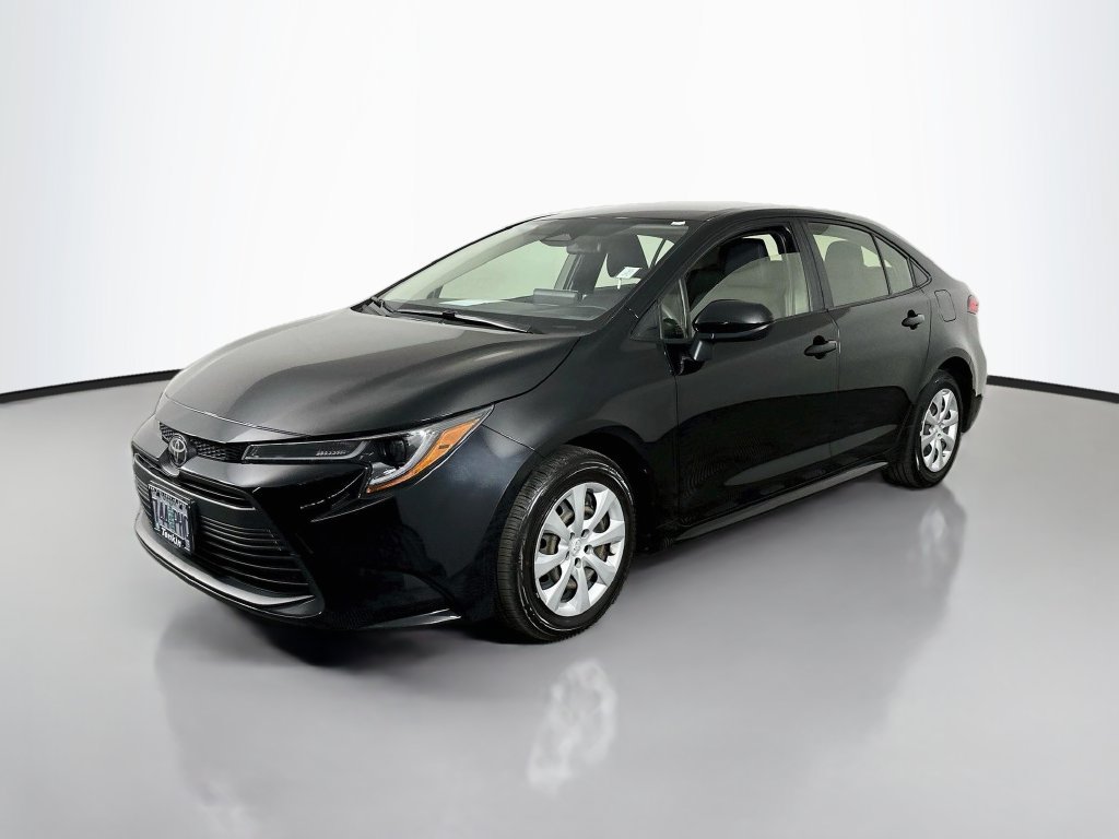 Used 2023 Toyota Corolla LE FWD image 4