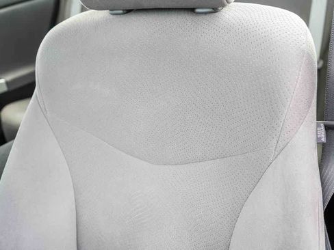 Used 2015 Toyota Prius Two w/ Preferred Accessory Package FWD image 24
