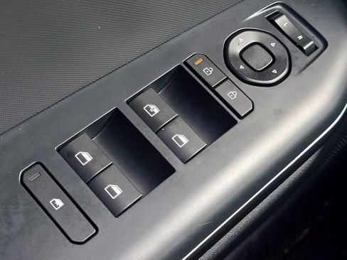 Used 2025 Kia K4 FWD image 25
