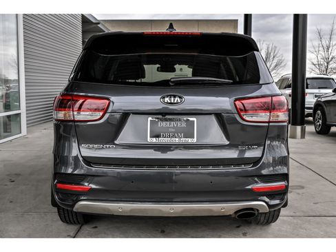 Used 2018 Kia Sorento SX image 7