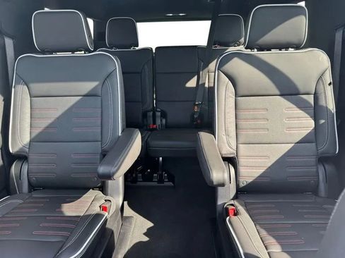 Used 2025 GMC Yukon XL AT4 Ultimate image 21