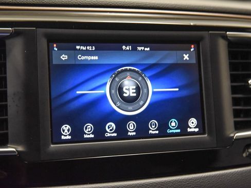 Used 2020 Chrysler Voyager Lxi image 20