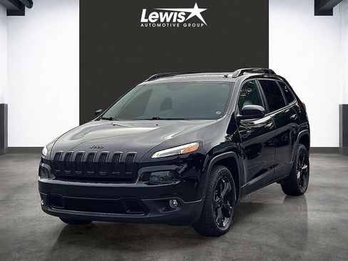 Used 2018 Jeep Cherokee Latitude w/ Altitude Package FWD image 1
