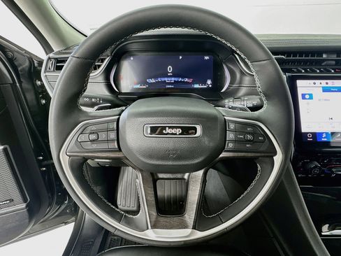 Used 2023 Jeep Grand Cherokee L Limited RWD image 11