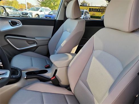 New 2025 Kia Soul LX w/ LX Technology Package image 13