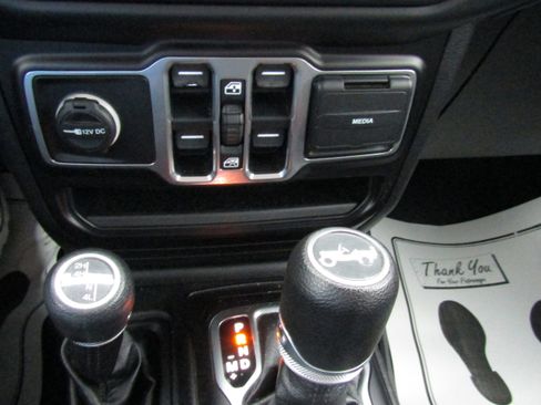 Used 2020 Jeep Wrangler Unlimited Sport image 24