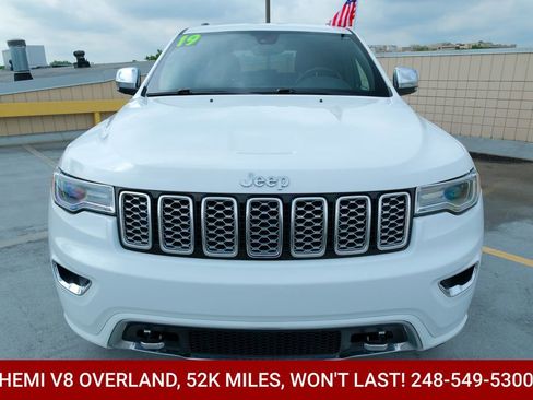 Used 2019 Jeep Grand Cherokee Overland AWD/4WD image 11