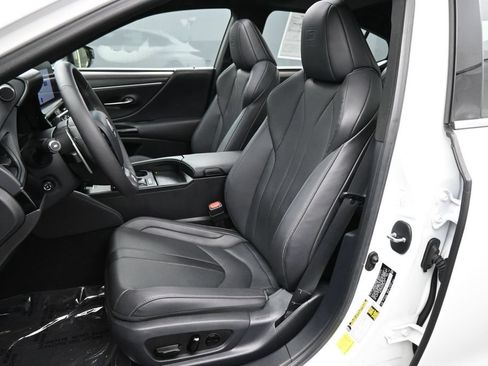 Used 2023 Lexus ES 350 F Sport w/ Accessory Package (Z2) FWD image 18