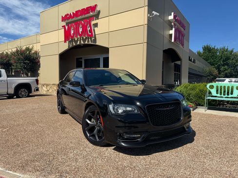 Used 2022 Chrysler 300 S w/ Comfort Group RWD image 1