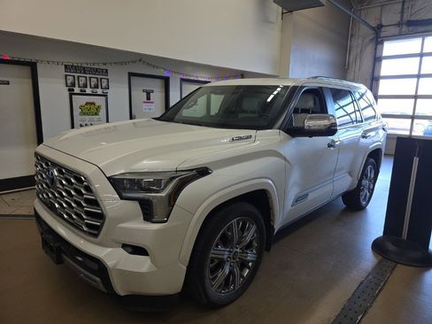 Used 2024 Toyota Sequoia Capstone image 1