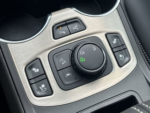 Used 2023 GMC Terrain Denali w/ Denali Premium Package image 29