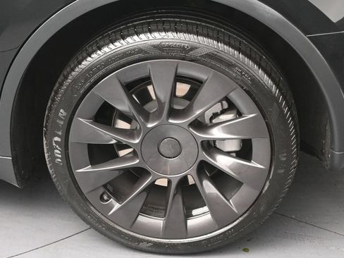Used 2023 Tesla Model Y Long Range AWD/4WD image 36