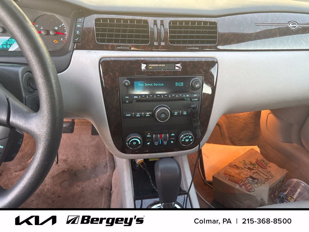 Used 2015 Chevrolet Impala LTZ FWD image 12