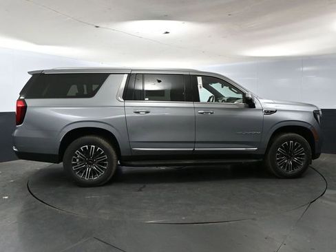 Used 2025 GMC Yukon XL Elevation image 4