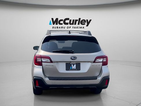 Used 2018 Subaru Outback 2.5i Premium AWD/4WD image 5