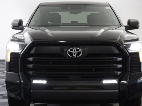 Used 2023 Toyota Tundra SR5 w/ SR5 Convenience Package AWD/4WD image 22