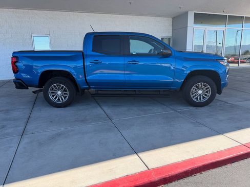 Used 2023 Chevrolet Colorado LT w/ LT Convenience Package image 2