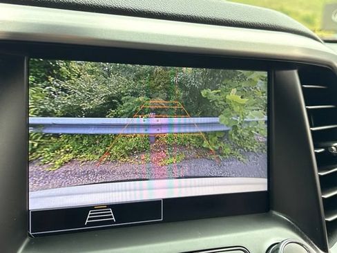 Used 2023 GMC Acadia SLE w/ Driver Convenience Package AWD/4WD image 15