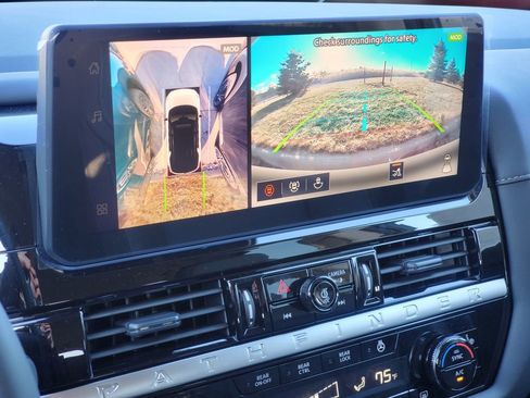 New 2026 Nissan Pathfinder SL image 20