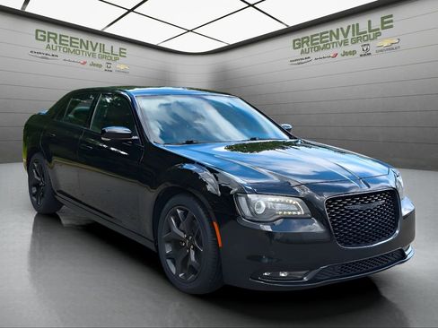 Used 2021 Chrysler 300 S image 8