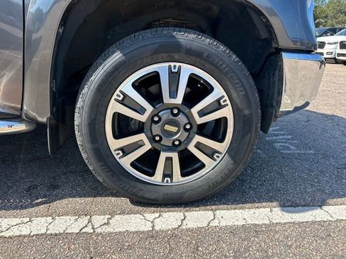 Used 2018 Toyota Tundra Limited w/ Limited Premium Package AWD/4WD image 27