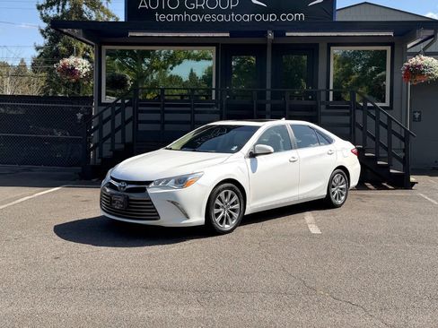 Used 2017 Toyota Camry XLE w/ Advanced Technology Package FWD image 2