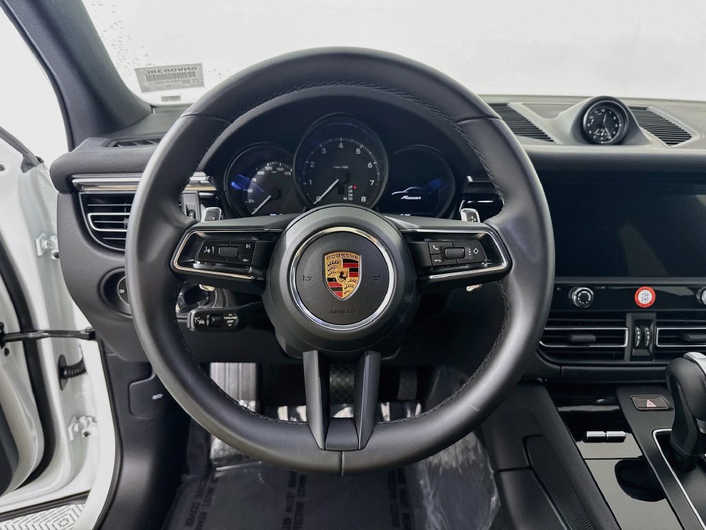 Certified 2026 Porsche Macan AWD/4WD image 12