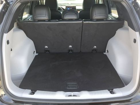 Used 2023 Jeep Compass Limited image 32