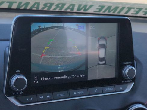 New 2025 Nissan Sentra SR w/ SR Premium Package FWD image 21