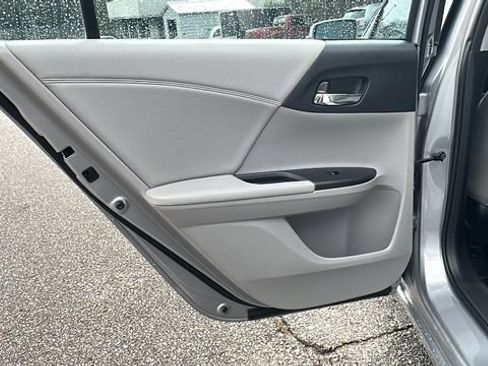 Used 2017 Honda Accord EX-L image 20